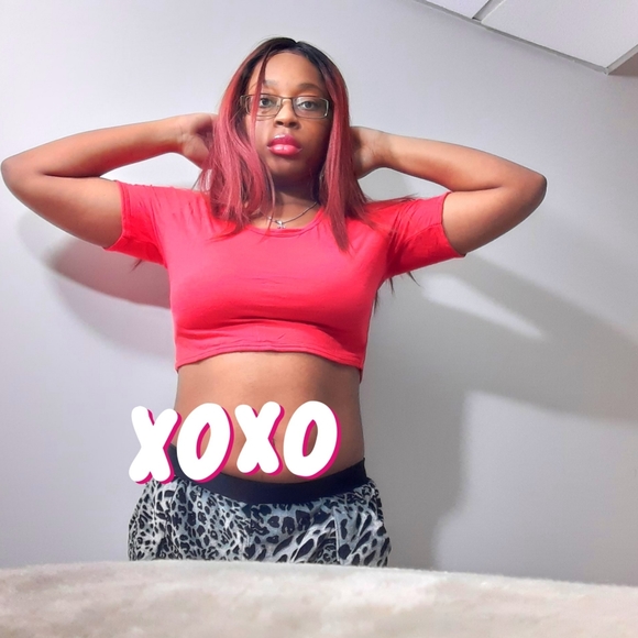 Red womens CROPTOP - Picture 3 of 4